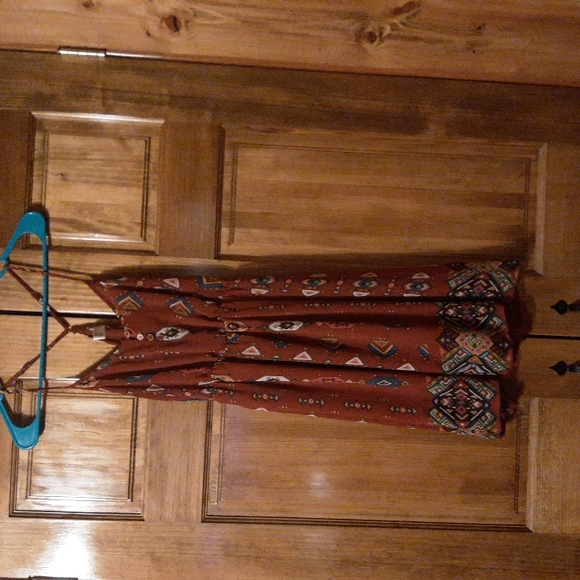 HP: Red Patterned Dress - Picture 2 of 2